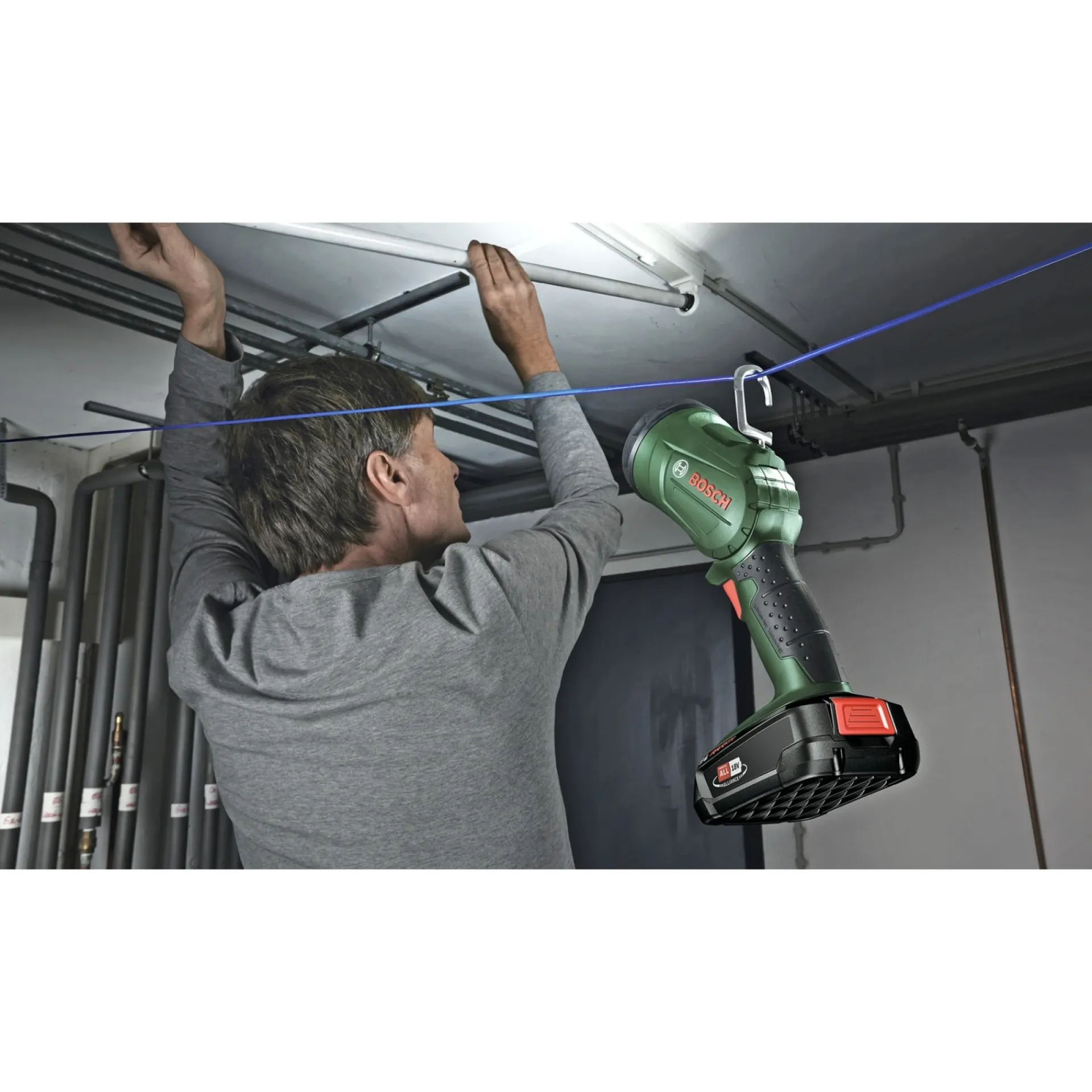 UNIVERSAL UNIVERSALLAMP 18 LYGTE 100 LM|Bosch Discount