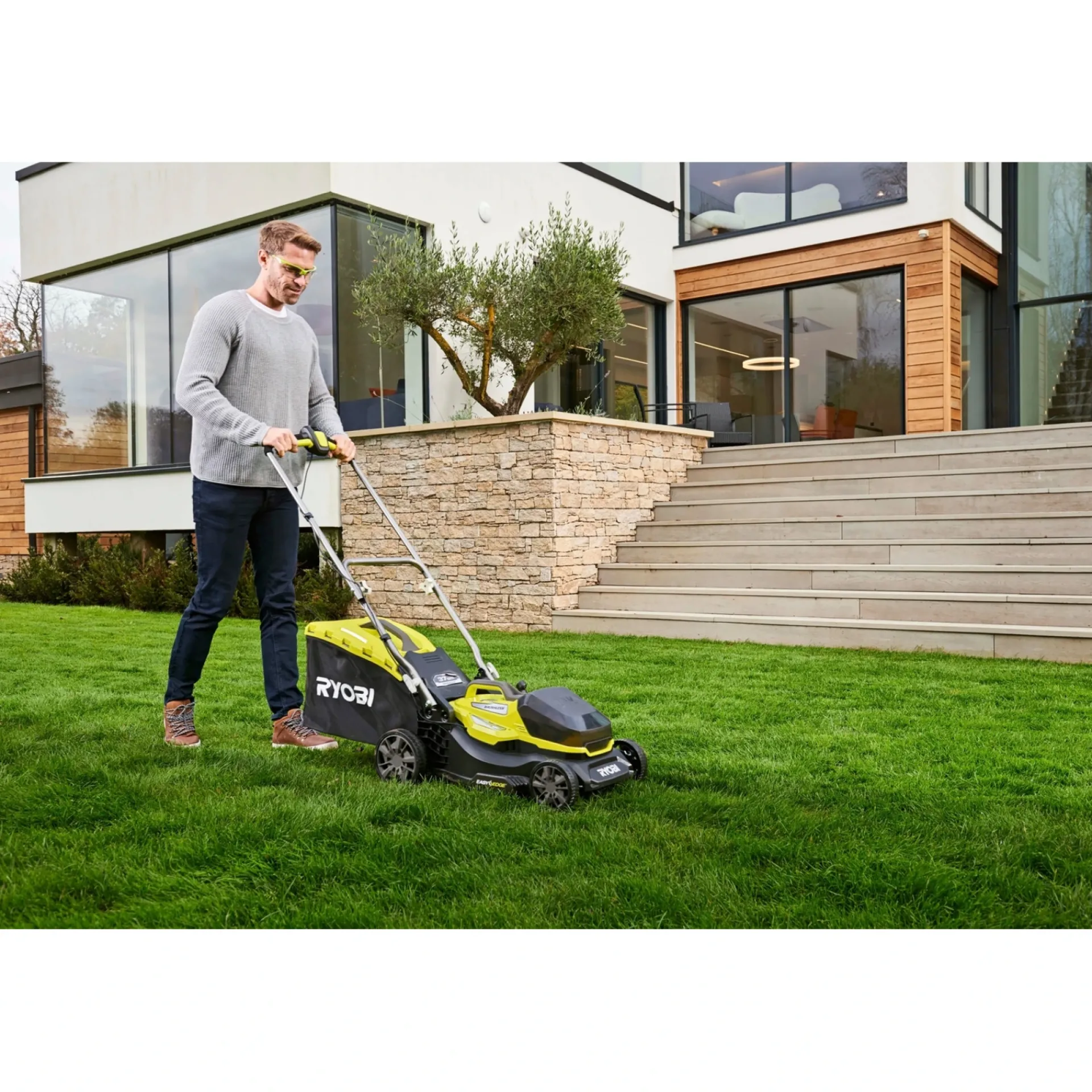 PLÆNEKLIPPER AKKU 18V MED BATTERI OG LADER|Ryobi